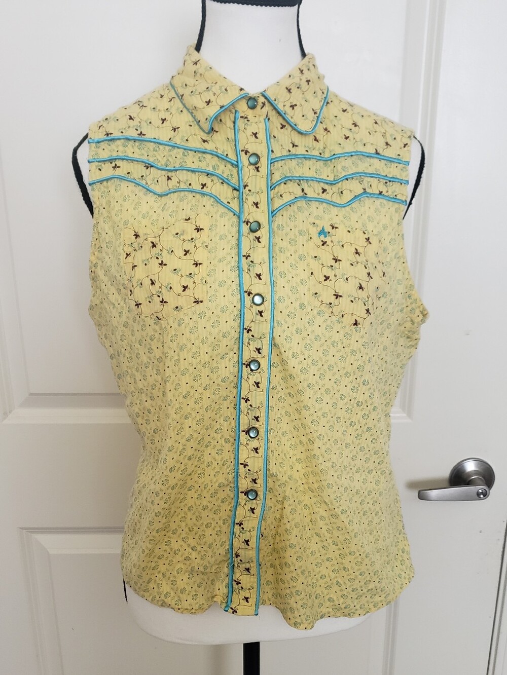 Aura By Wrangler Floral Vest